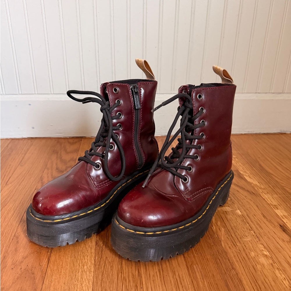 Dr Martens Vegan Cherry Jadons